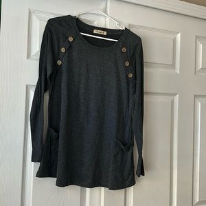 Long sleeve gray baby doll shirt. Size medium